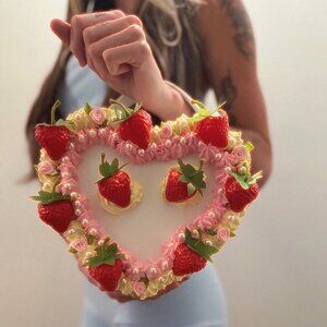 Strawberry Dreams Cake Purse